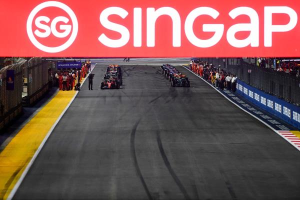 F1新加坡大奖赛：比赛英国开始时间，完整的时间表和如何在电视上观看